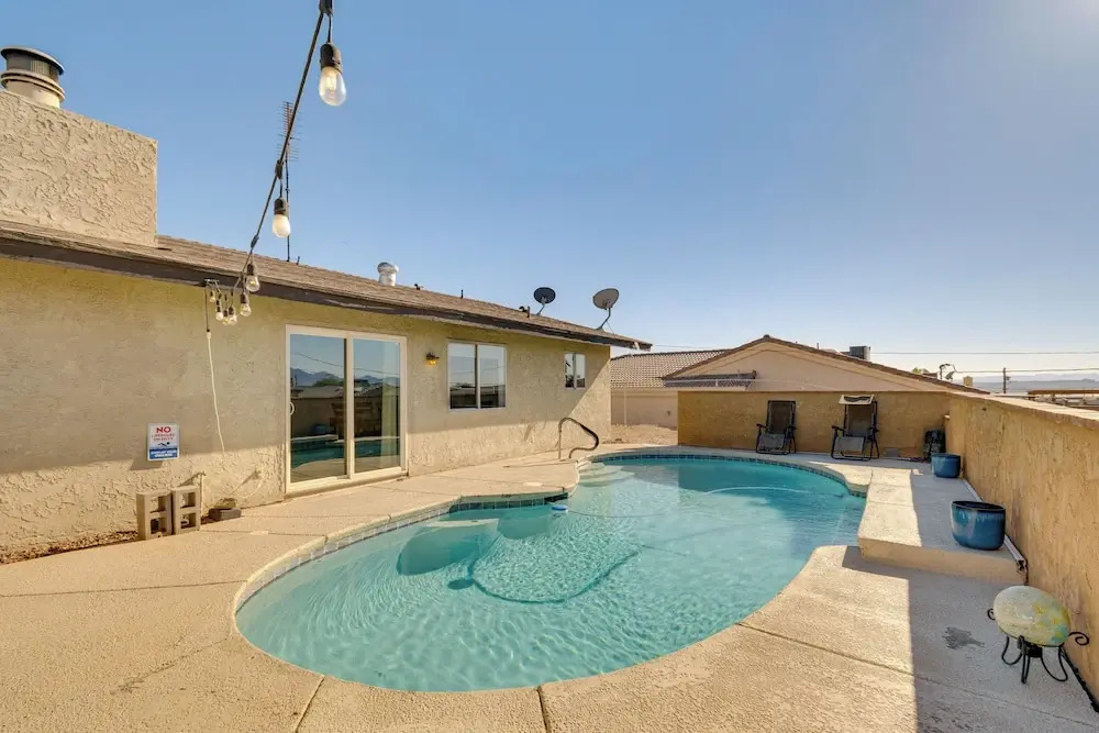 2 Mi to Lake Havasu: Pet-friendly Home