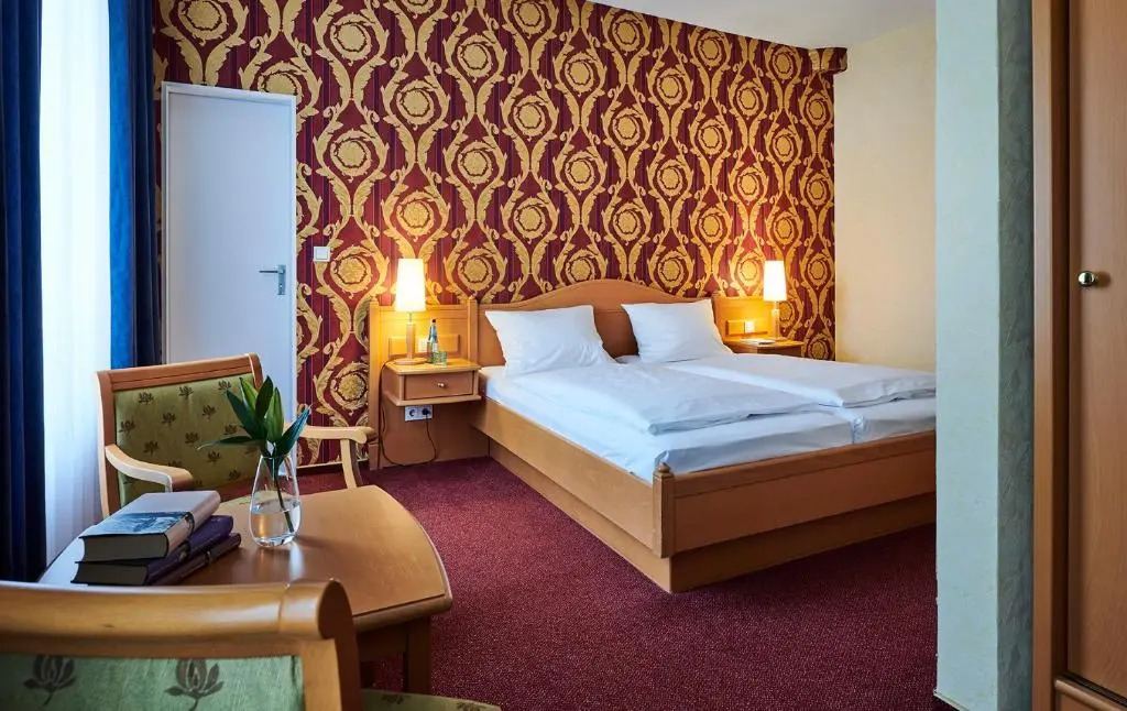 Dom Hotel