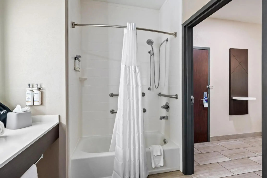 Holiday Inn Express Hotel and Suites Ada by IHG