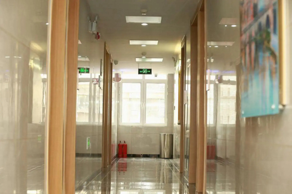 Super 8 Hotel (Tianjin Huanhu Hospital)