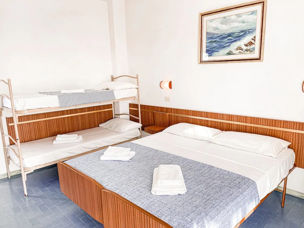 Hotel Sara - 5 Guests Room - n 2