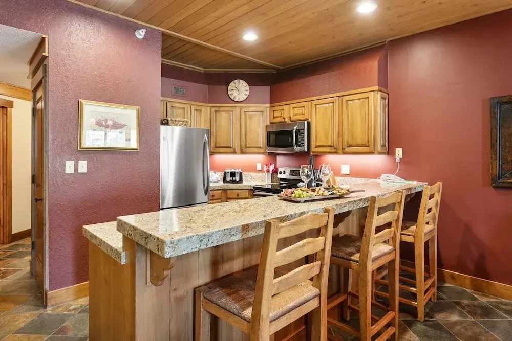 Powder Run at Deer Valley Resort - Four Bedroom Condo with Hot Tub #A32 4 Condo