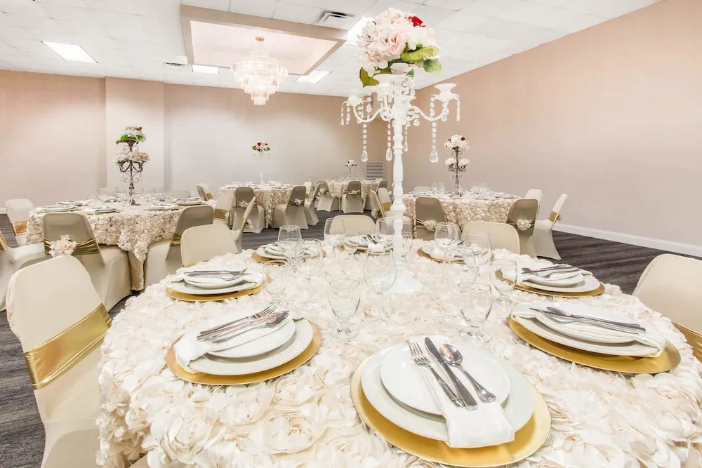 Clarion Hotel & Conference Center Tampa