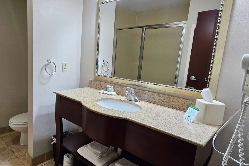 Ramada by Wyndham Burkburnett - Wichita Falls