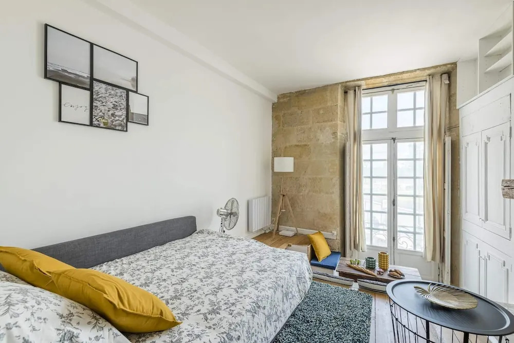 Nice Apartment on the Docks