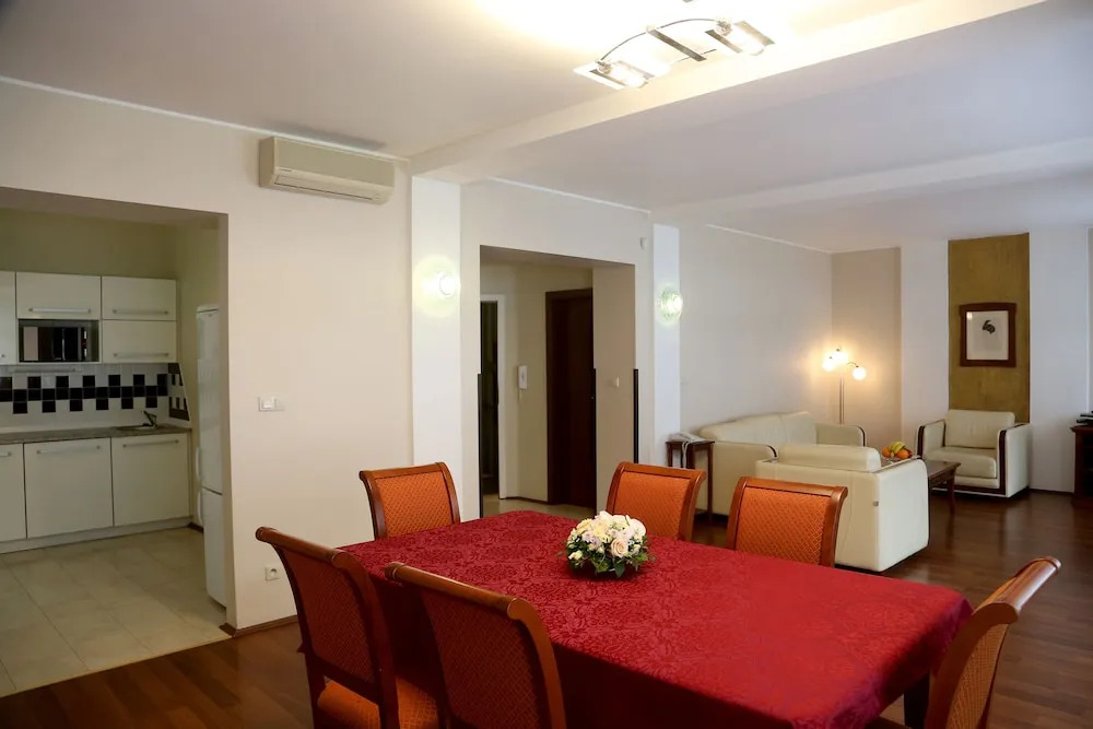 Riverside Apartments Thalia