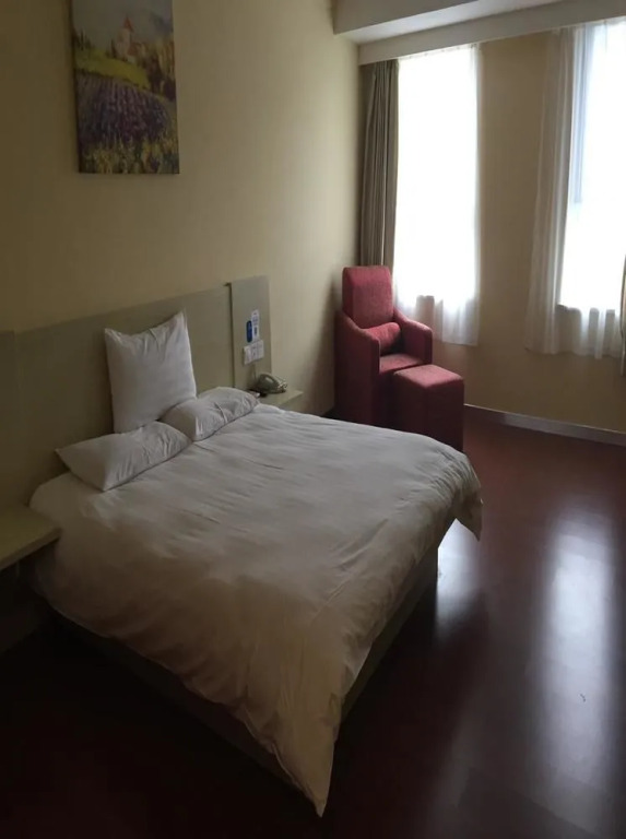 Hanting Hotel (Dujiangyan Xuanhuamen)