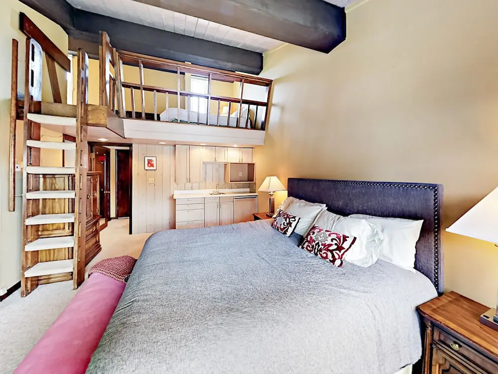 E Lionshead Condo #402 3 Bedrooms 3 Bathrooms Condo