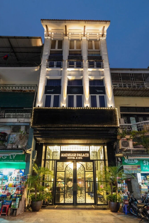 Madelise Palace Hotel & Travel