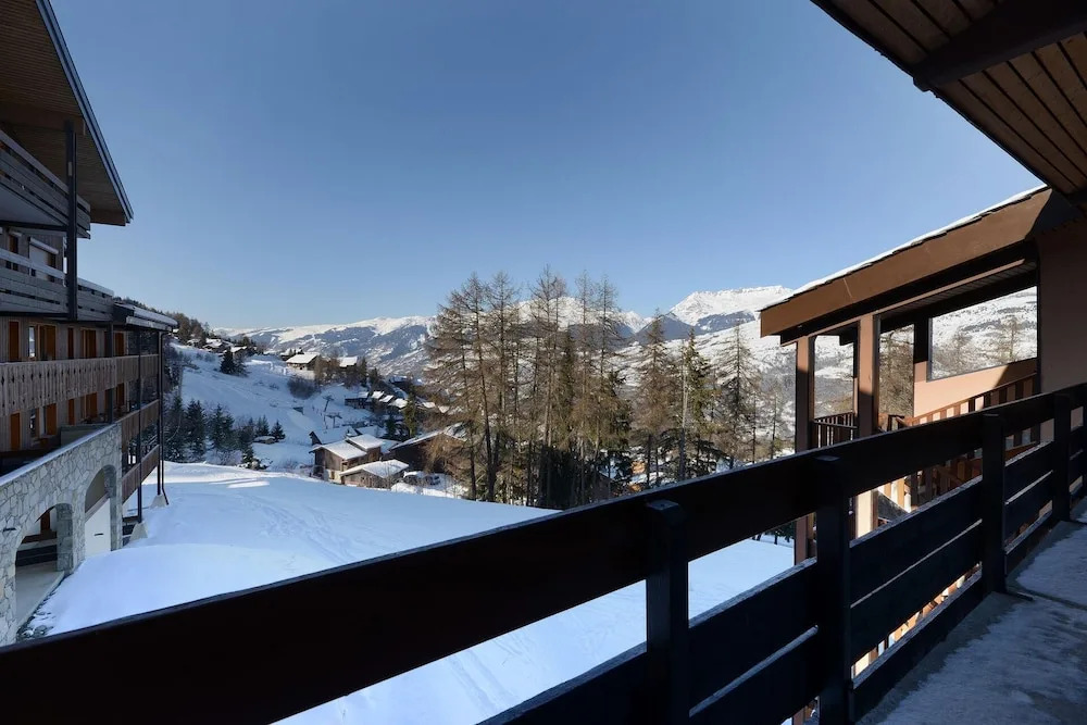 Residence LES Coches 7 Rooms in a Family Resort at the Bottom of the Slopes Bac623