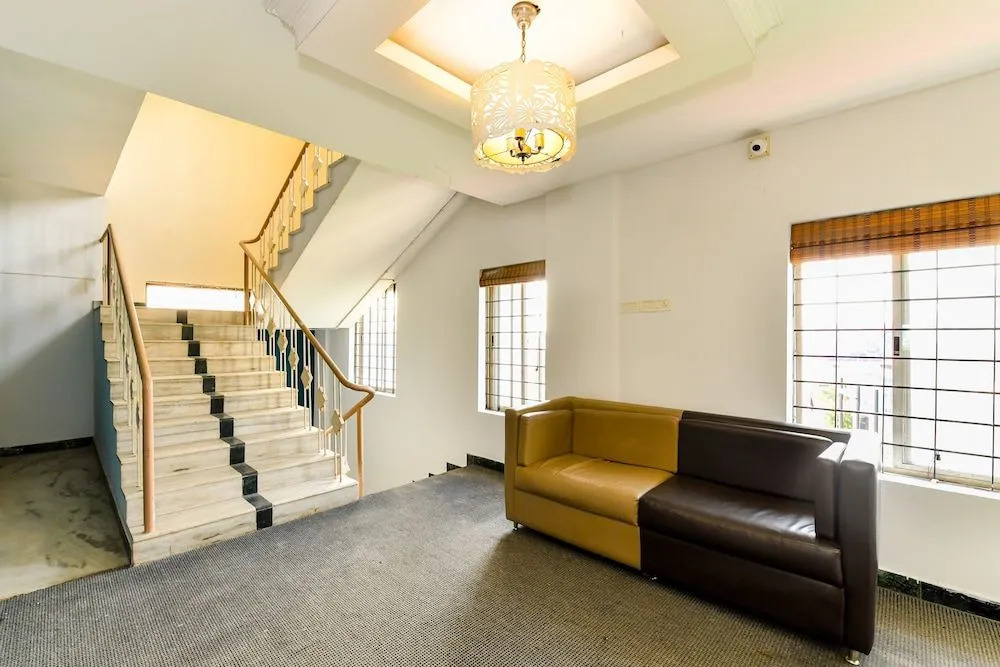 SilverKey Executive Stays 40794 Empire Plaza