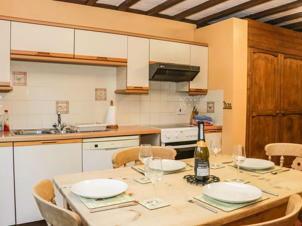 Pinstones Cottage