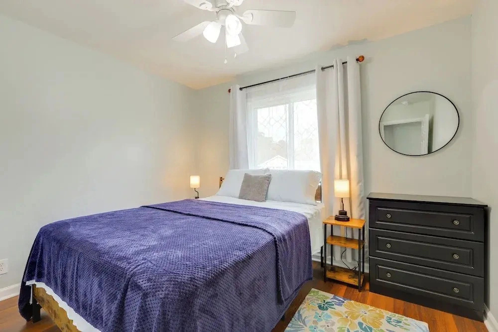 Lakefront Getaway w/ Dock & Views in Macon