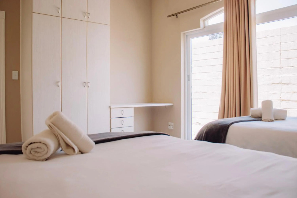 DESERT DREAMS BED and BREAKFAST CC