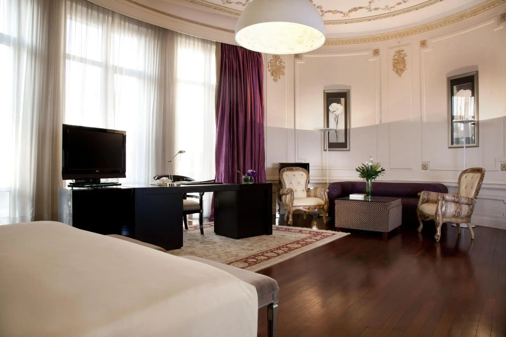 Savoy Hotel