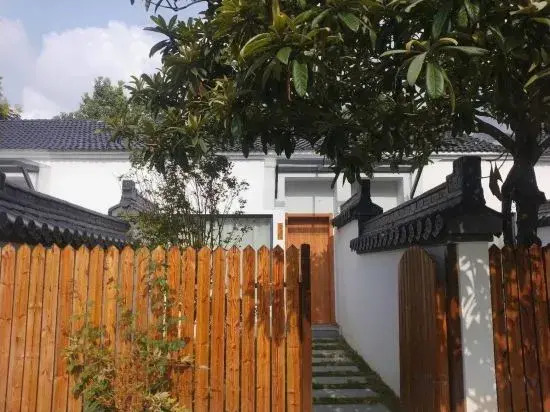 Weiduo Bieyuan Hostel