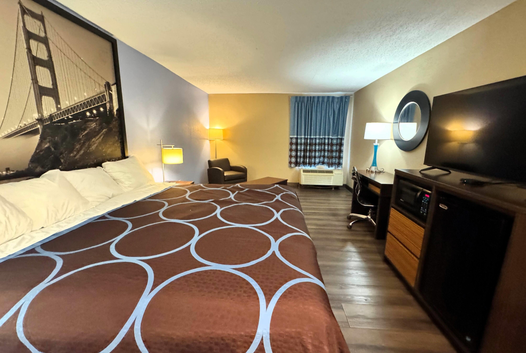 Super 8 by Wyndham Booneville