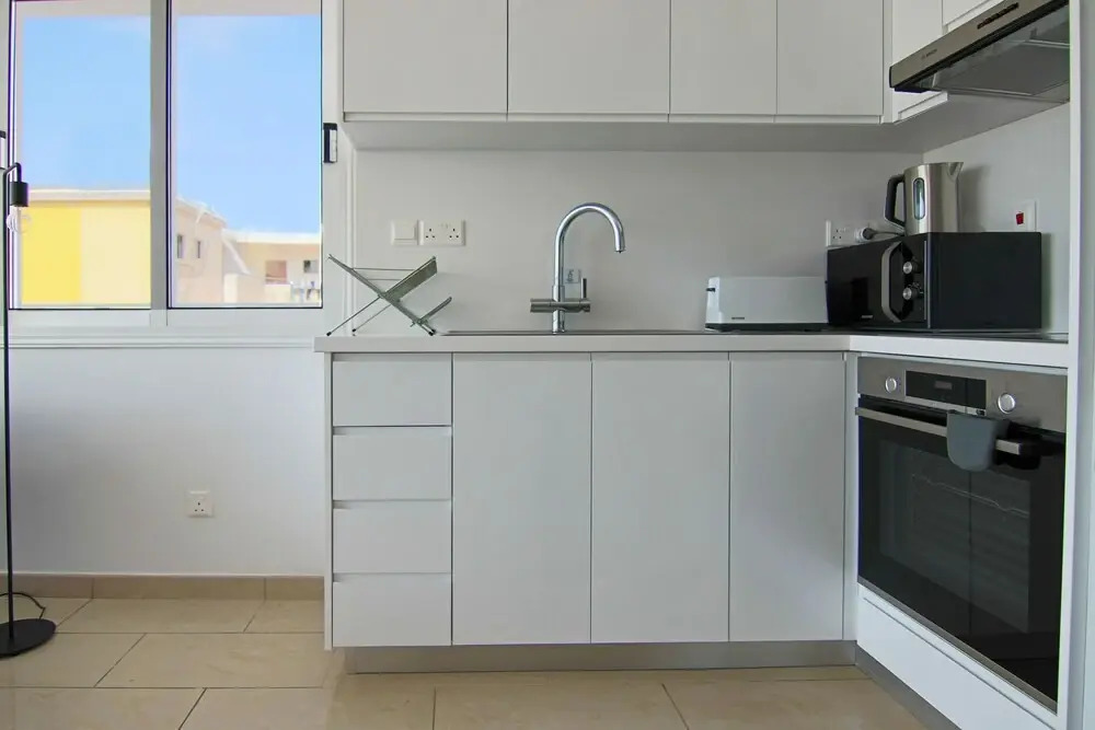 Phaedrus Living: Seaside Modern Flat Lighthouse 63