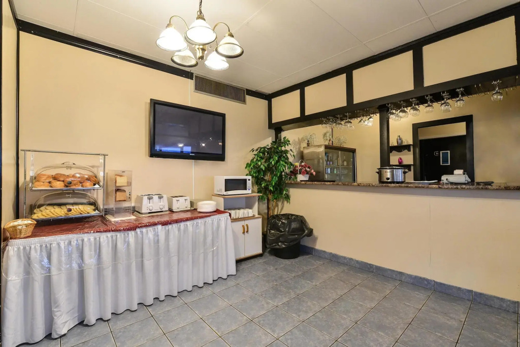 Canadas Best Value Inn and Suites Woodstock