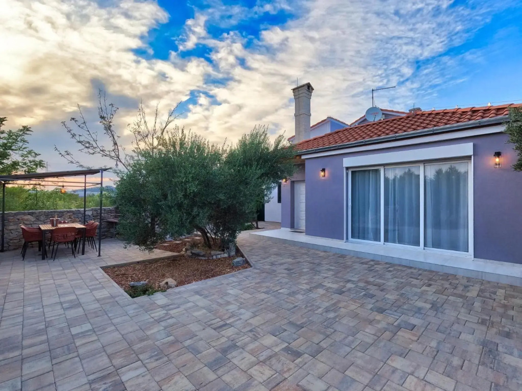 Villa 195