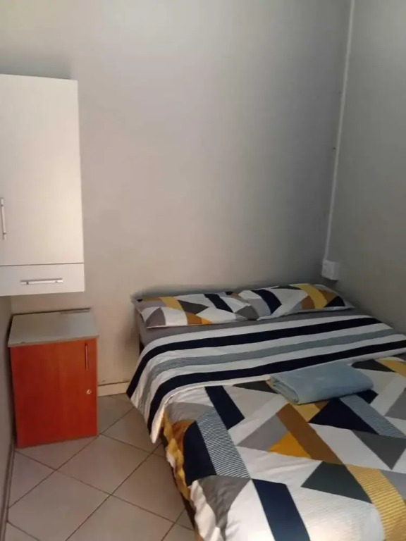 Las Palmas Day & Night Guest House