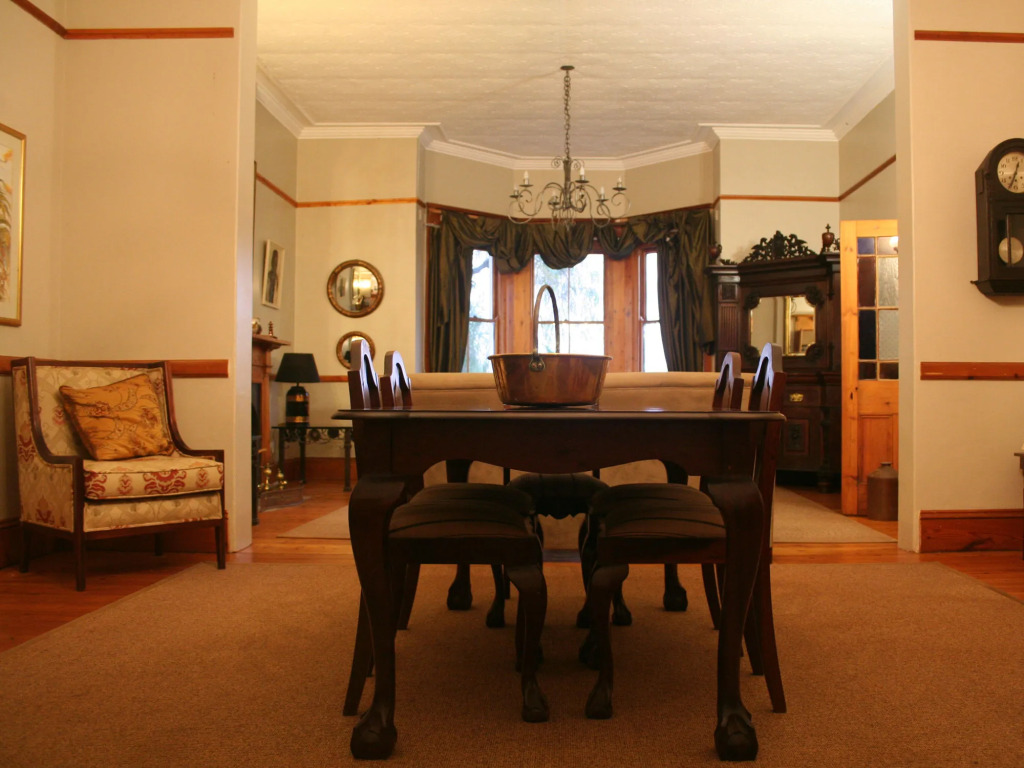 Leeuwenbosch Country House - Amakhala Game Reserve