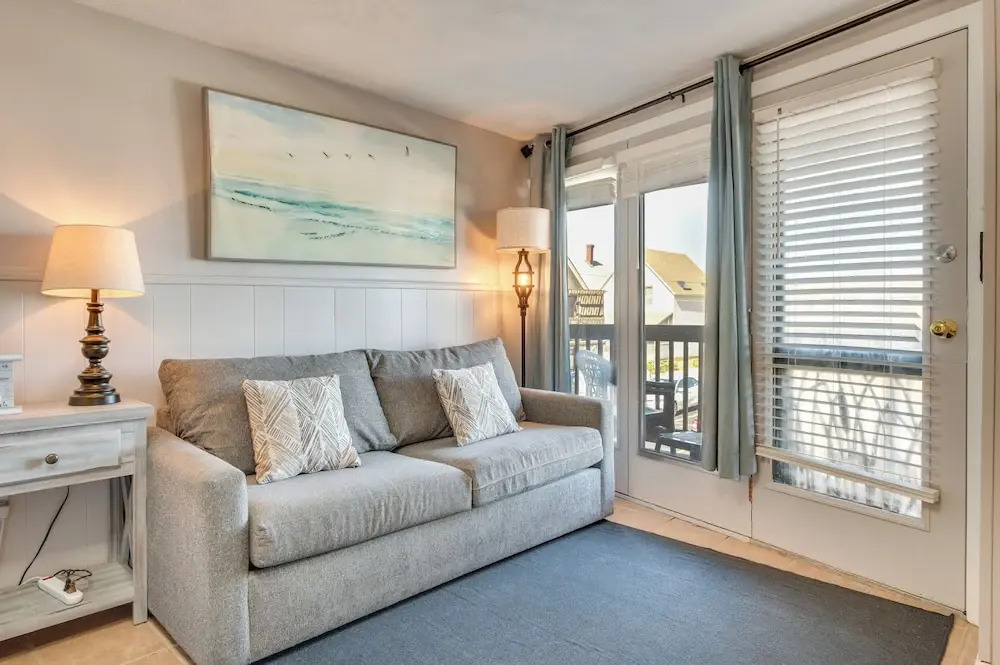 'beachfront 14' Condo on Old Orchard Beach