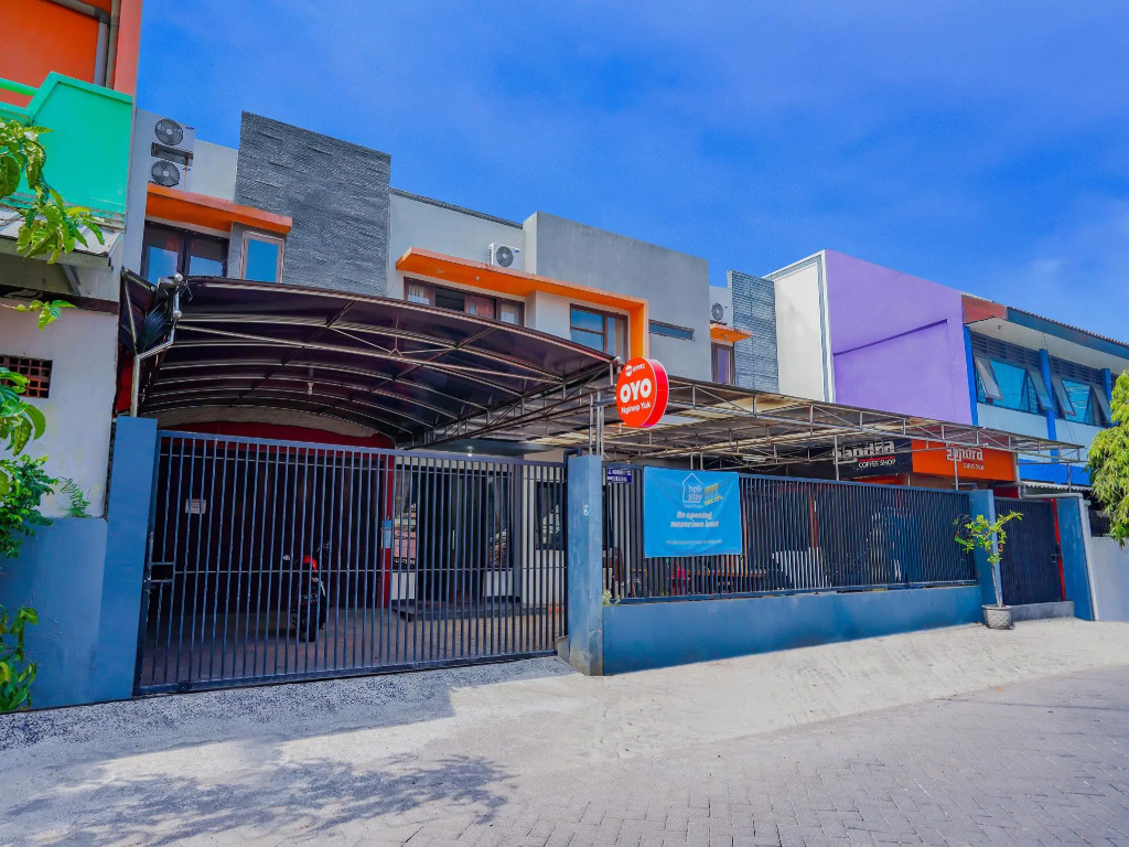 OYO Flagship 90524 Holistay Surabaya