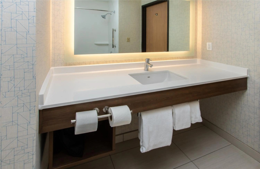 Holiday Inn Express Hotel & Suites Roseville - Galleria Area by IHG