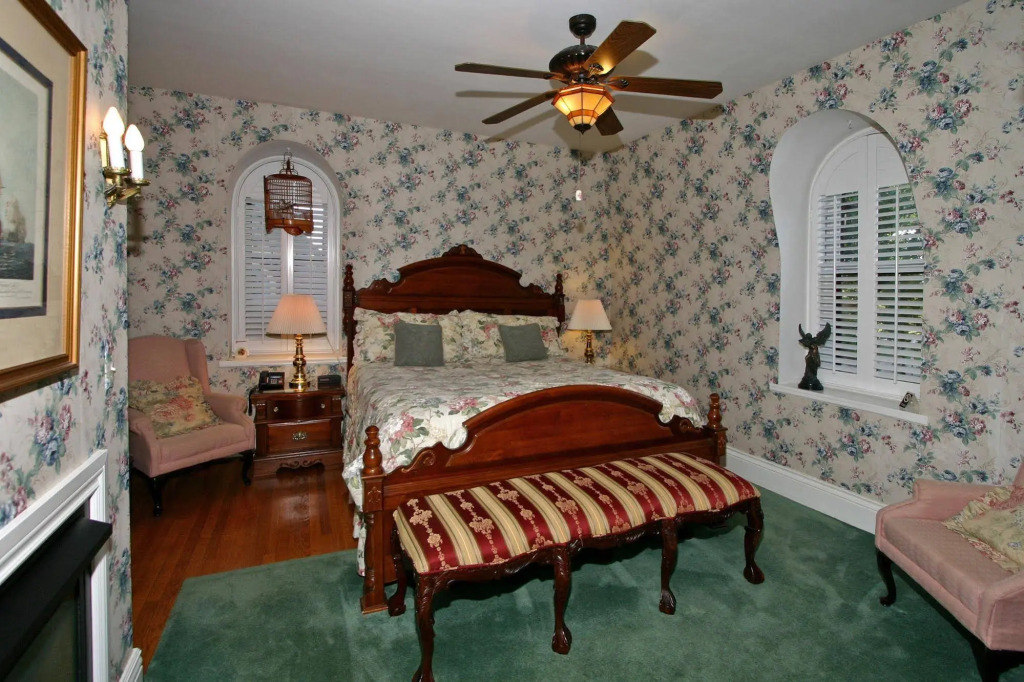 Cobblestone Manor