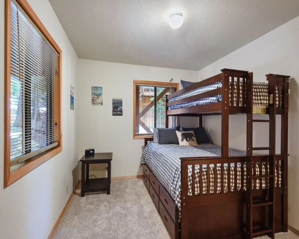 Knotty Pines Retreat