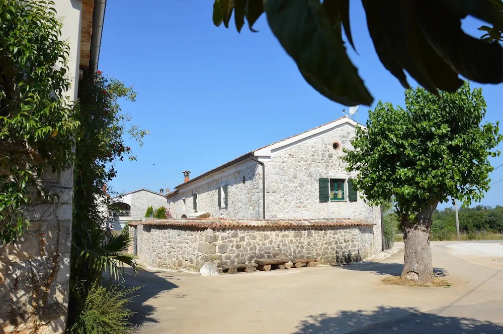 Villa Veleniki
