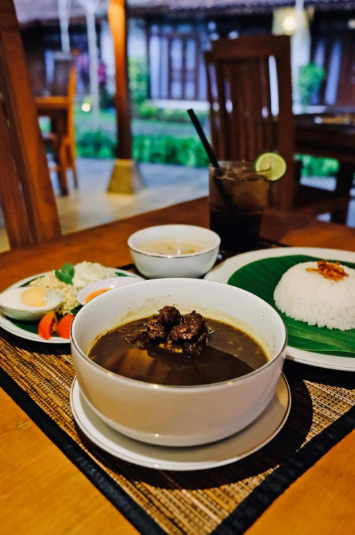 The Nalaya Hotel & Resto