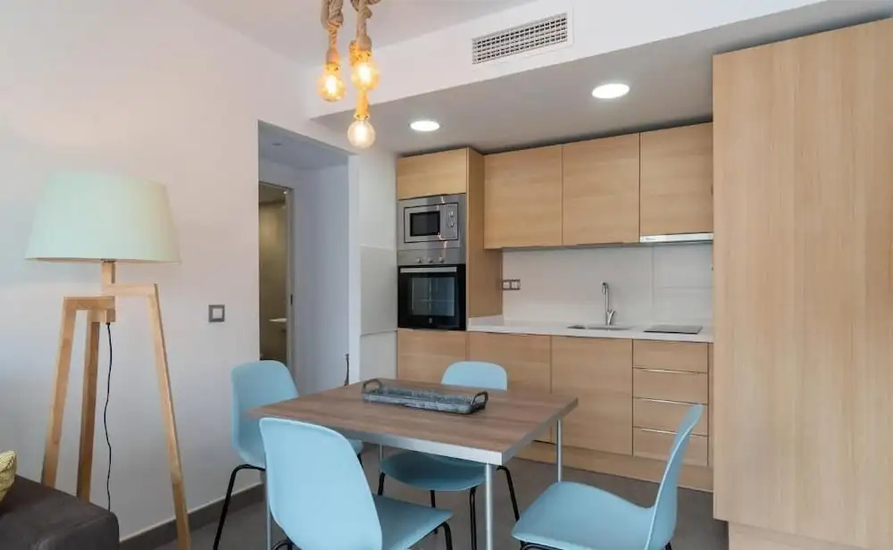Sur Suites La Dorada, centricos soleados a pocos metros de la Playa y con Parking Opcional