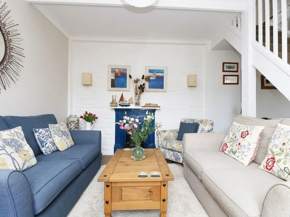 4 Elm Terrace