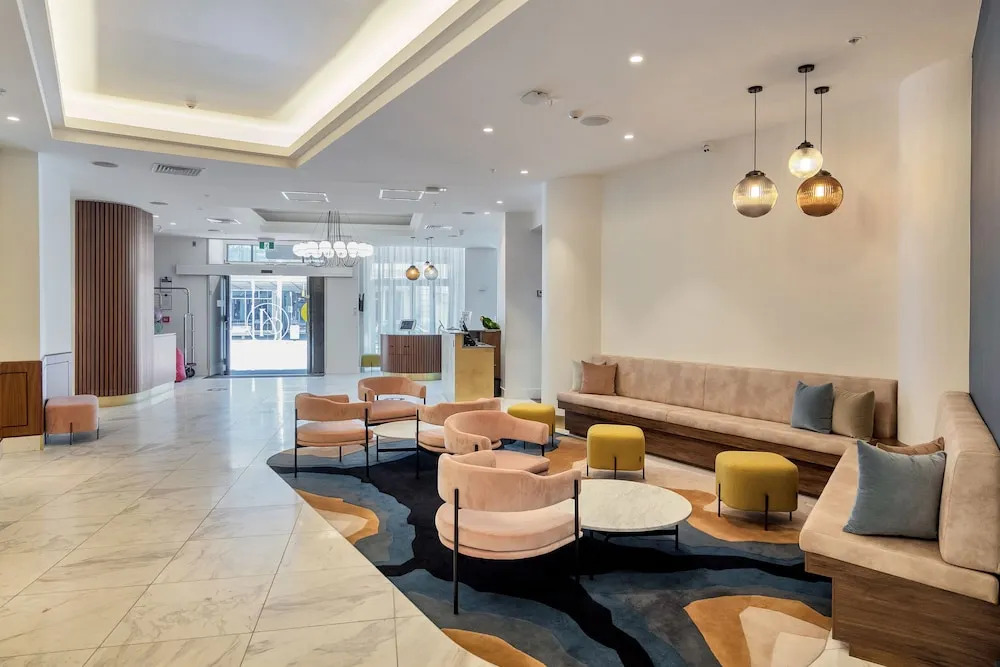 Central Queen St Apartment | Aircon & WiFi