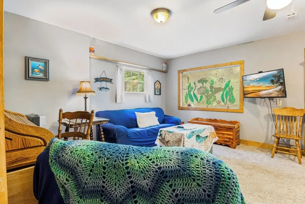 1 BR Lakefront Hideaway w/ Fenced Yard