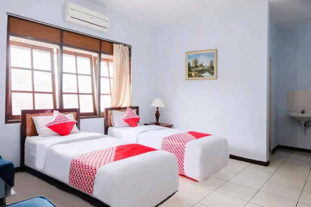 Hotel O Arjosari Near Plaza Araya Formerly Hotel Nugraha