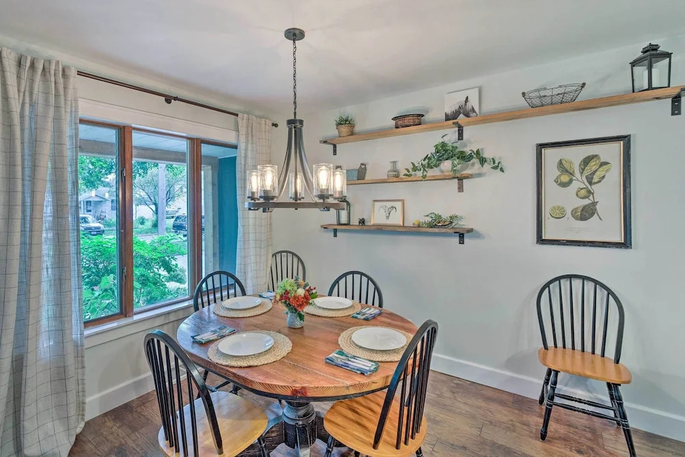 Airy Cottage Close to Rock Lake w/ Fire Pit!