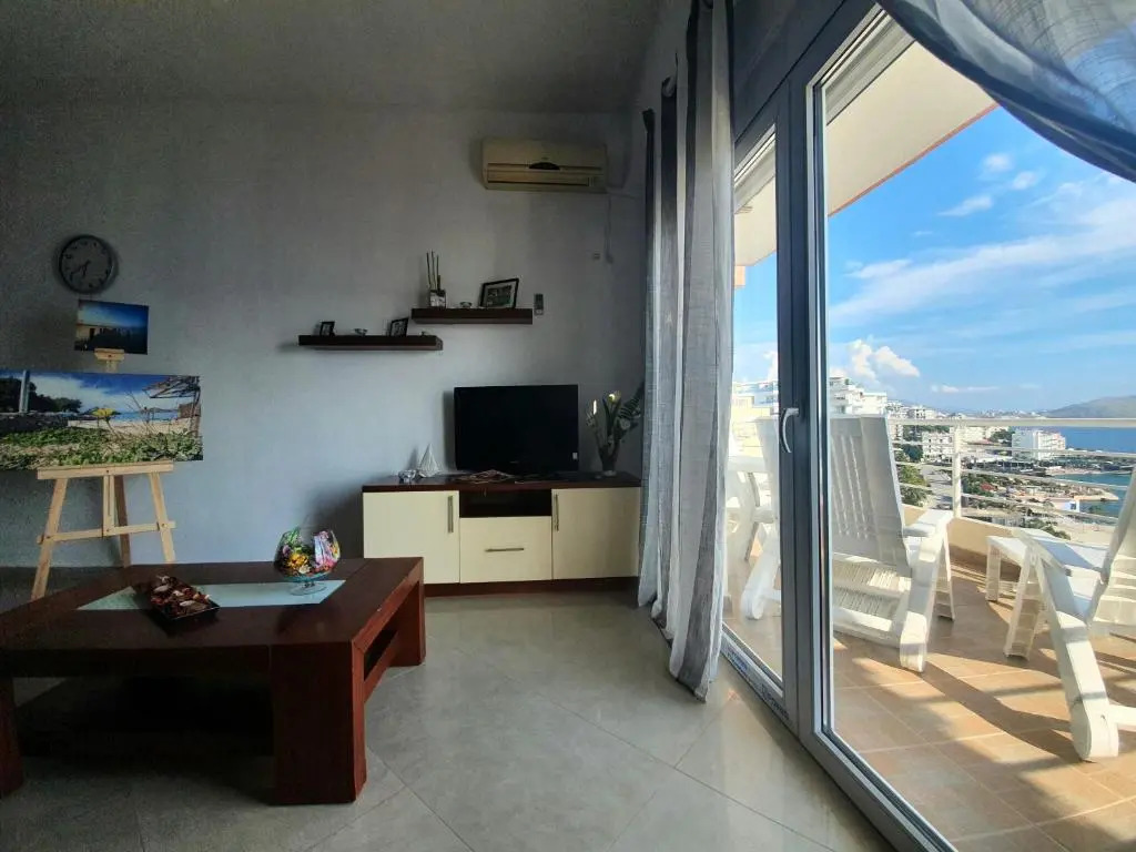 Blas Apartments