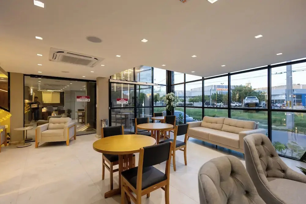 Aira Hotel