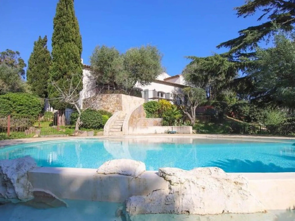 Cheerful Holiday Home in Grimaud With Private Pool