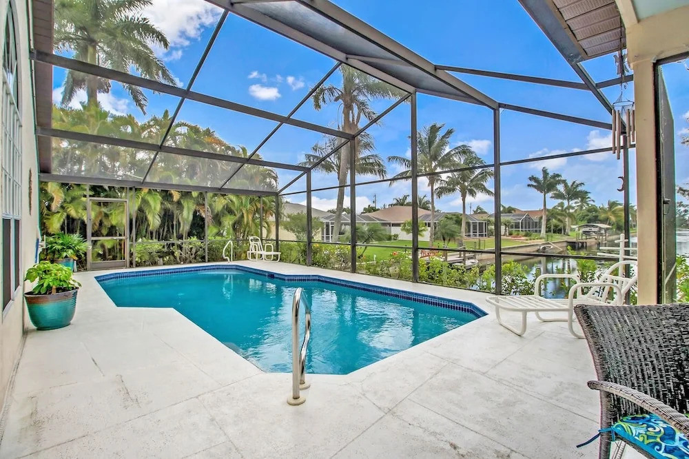 Athens Family Friendly Pool Home 1506