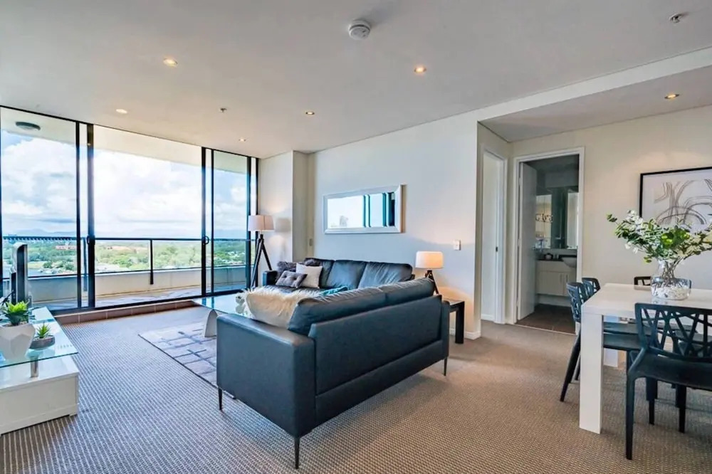 Impressive Views, Sub Penthouse, 2BR Apt