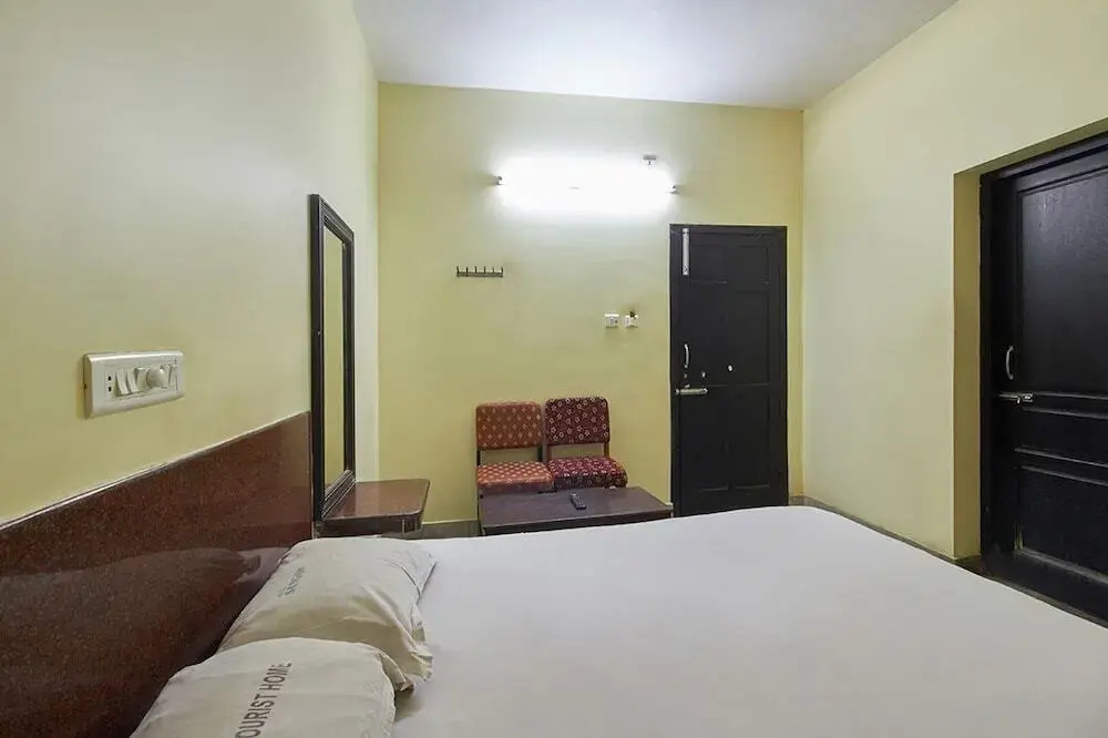 Triveni Tourist Home