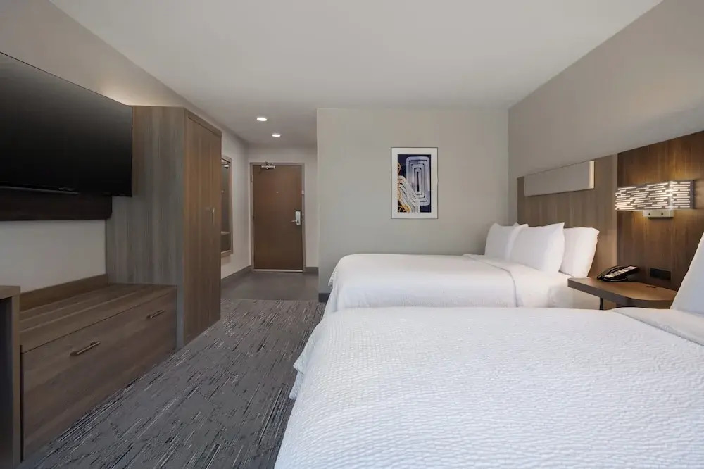 Holiday Inn Express & Suites Muskegon - Grand Haven by IHG