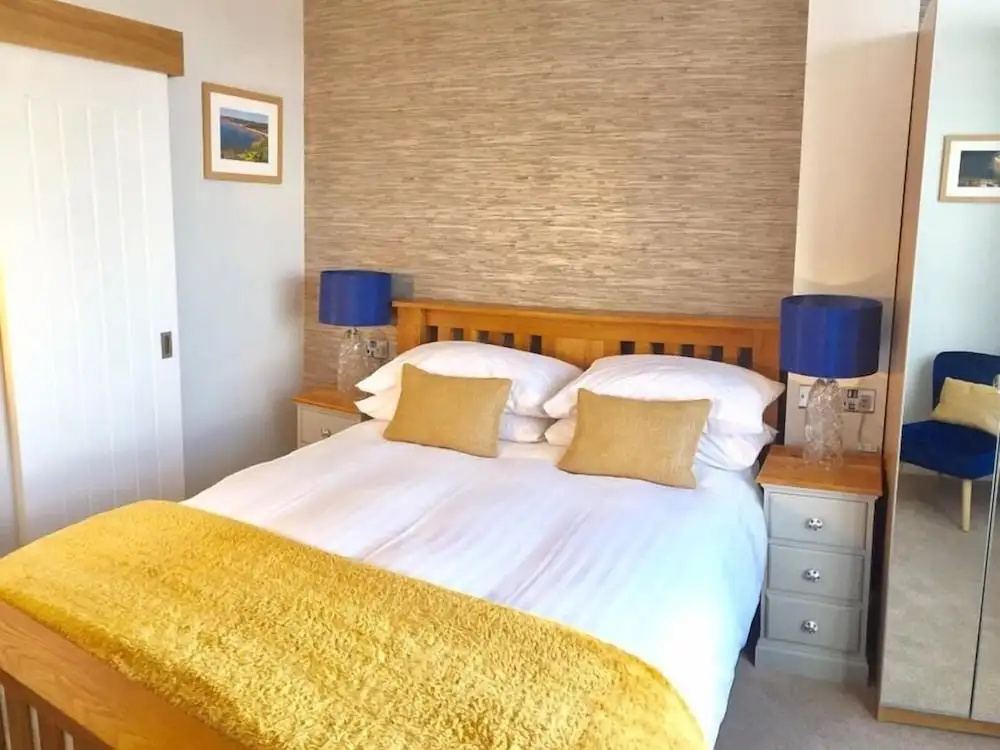 Channel View Boutique Hotel