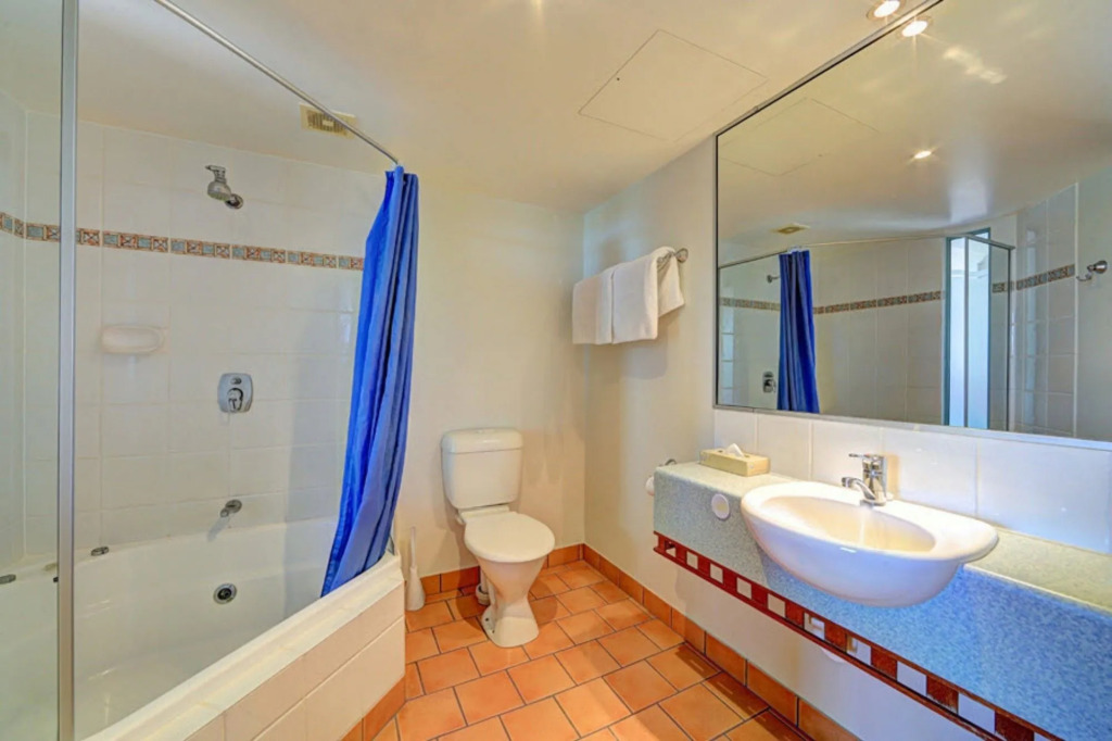Burnett Riverside Hotel