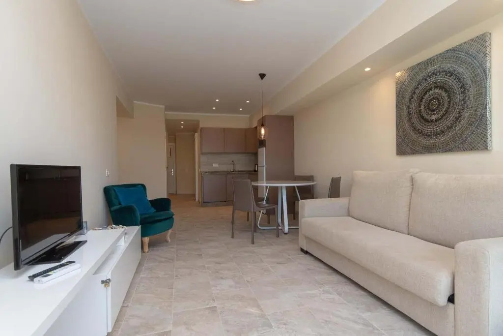 Altamira 73 - One Bed