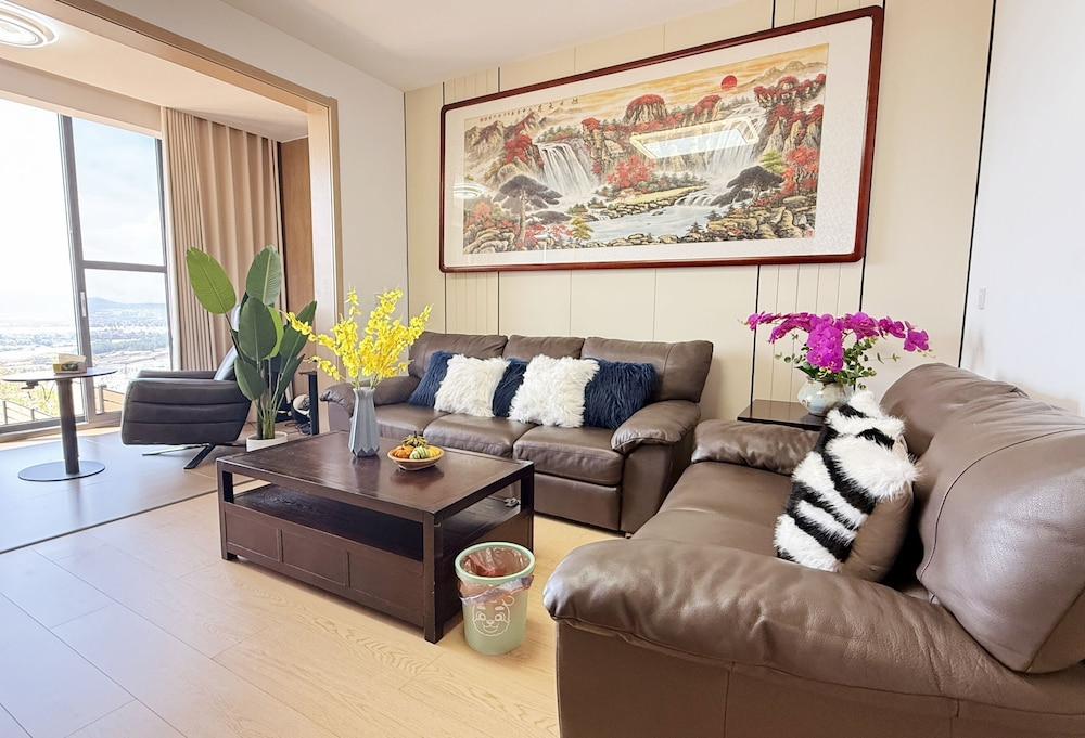 Lakefront 3BRM Holiday Villa in Kunming